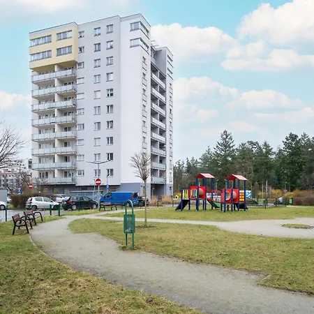With 2 Bedrooms & Balcony And Free Garage By Renters 아파트 브로츠와프
