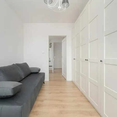 아파트 With 2 Bedrooms & Balcony And Free Garage By Renters
