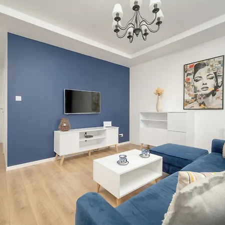 아파트 With 2 Bedrooms & Balcony And Free Garage By Renters 브로츠와프